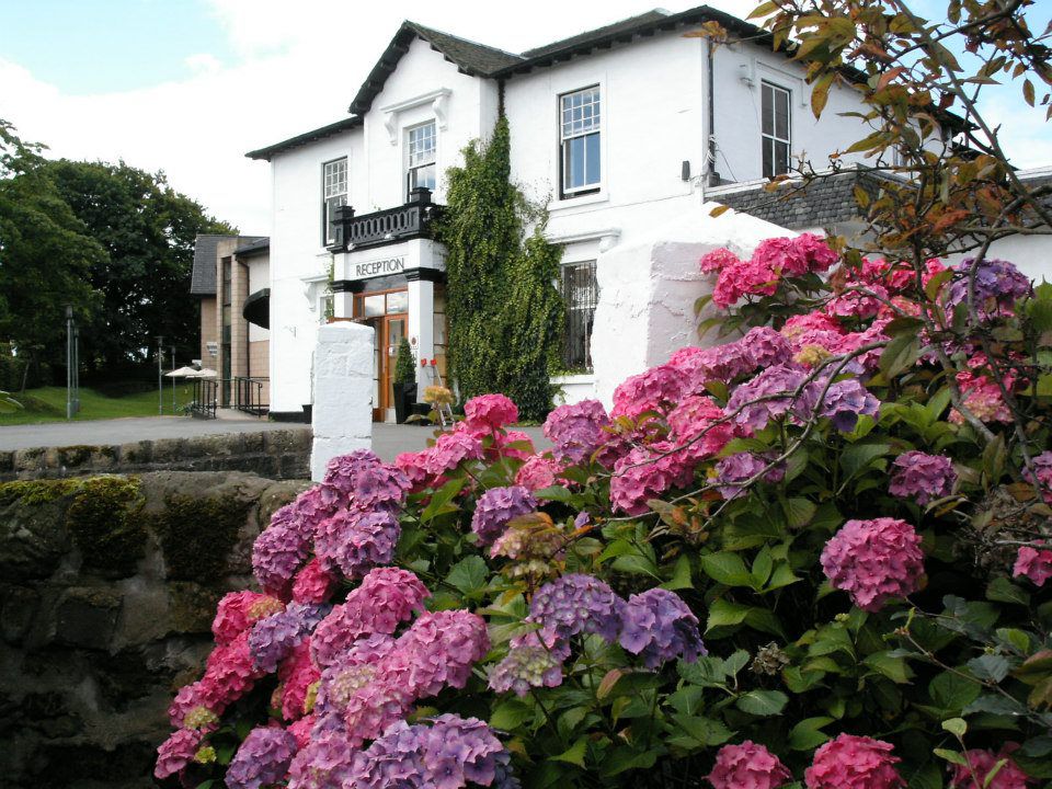 Castlecary House Hotel Exterior photo