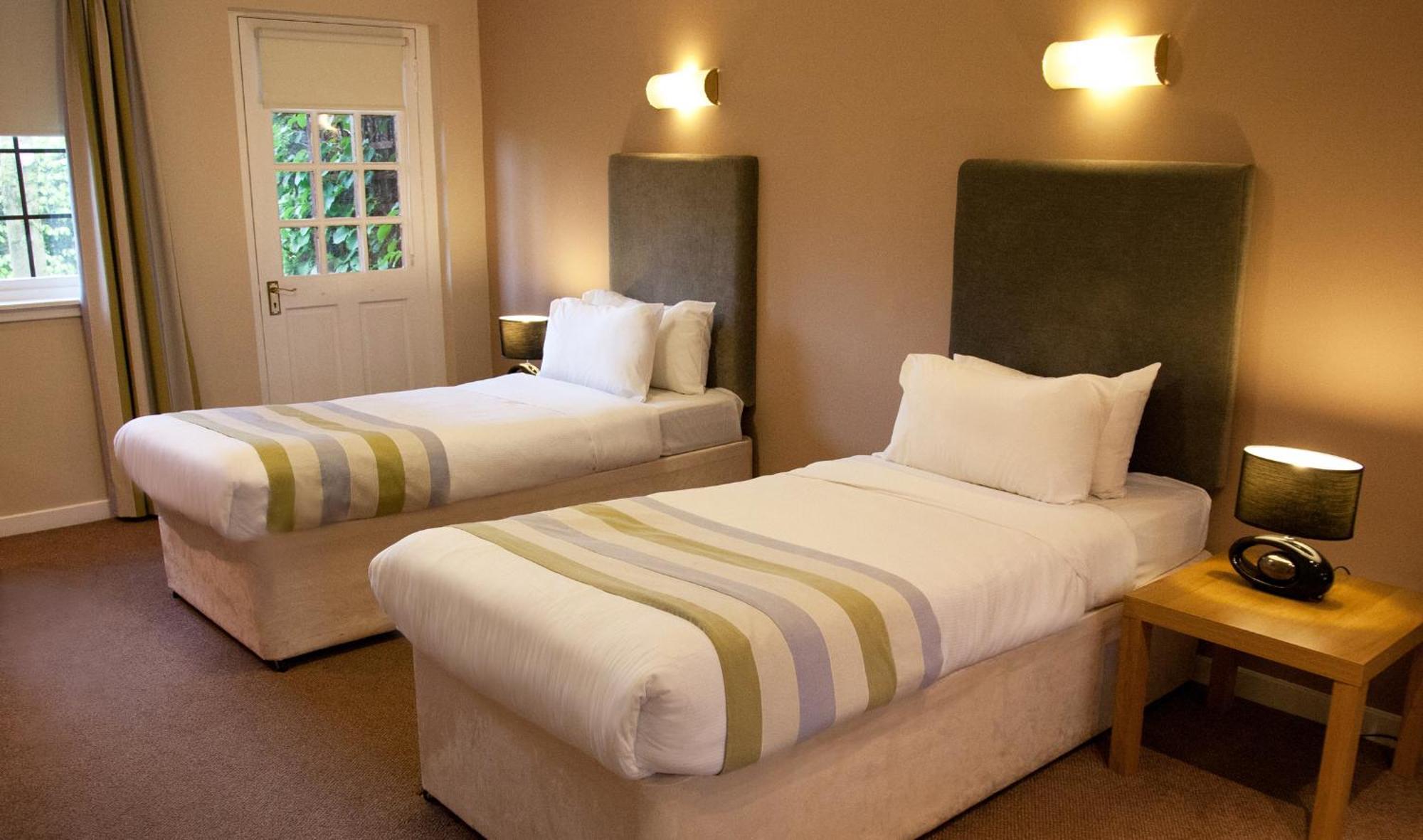 Castlecary House Hotel Exterior photo