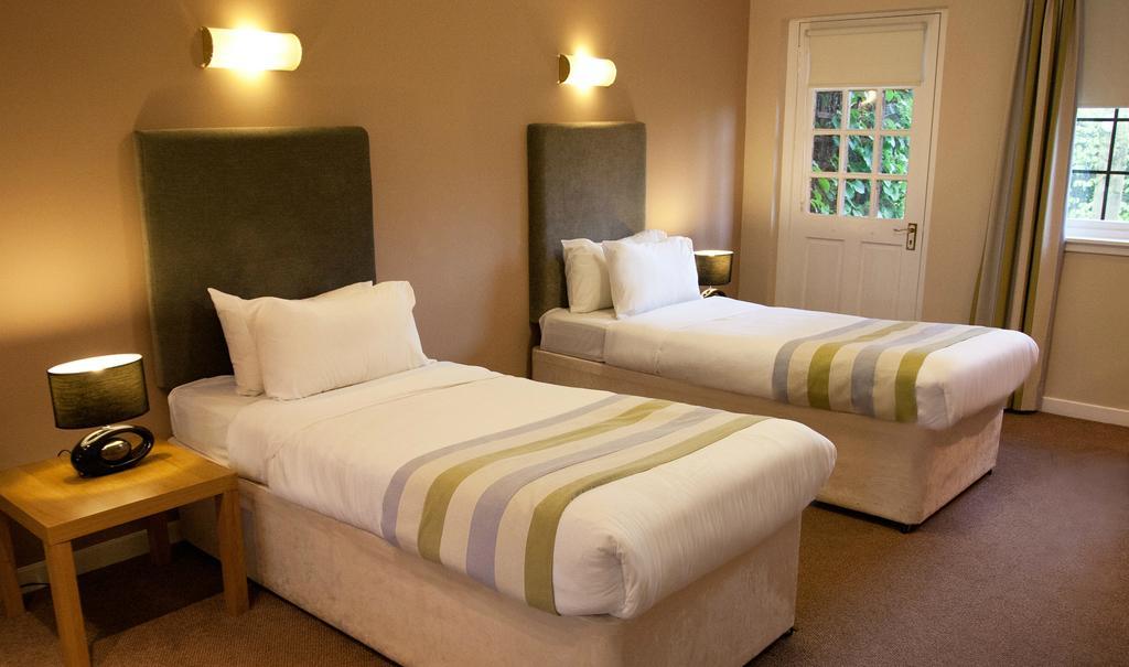 Castlecary House Hotel Exterior photo